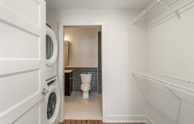 1 bed, 1 bath, $1,252, Unit 1050 N 4th St. Apt. 408