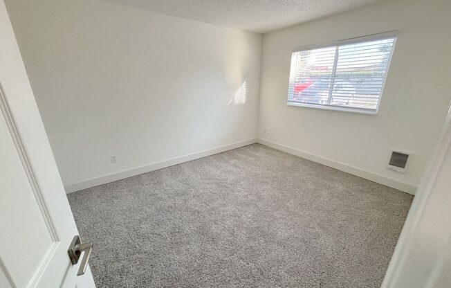 2 beds, 1 bath, 700 sqft, $1,495, Unit 54