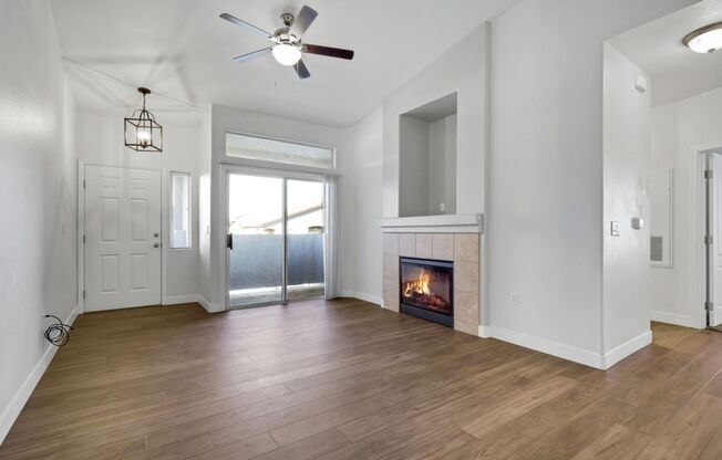 Gorgeous 3 Bed Condo in Green Valley