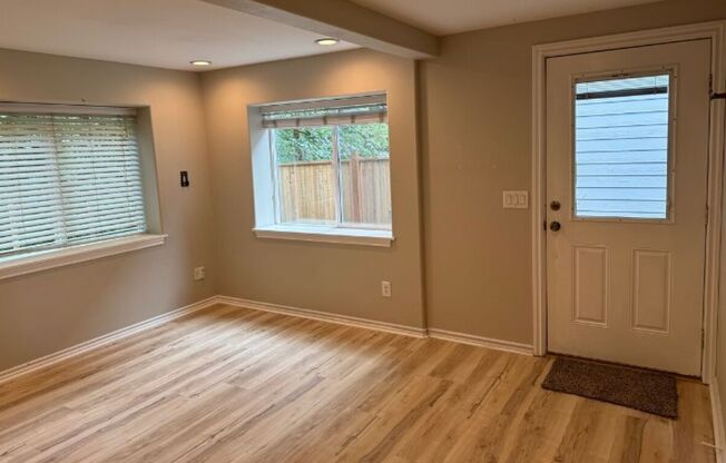 Newly Renovated 2-Bedroom Daylight Suite in Whatcom Falls