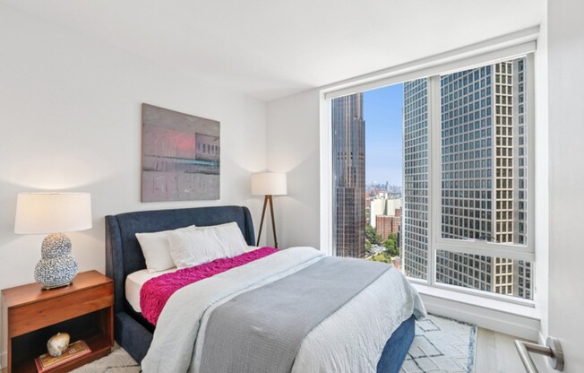 1 bed, 1 bath, $4,950, Unit 27J