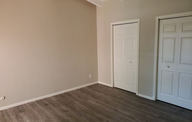 2 beds, 1 bath, $2,600