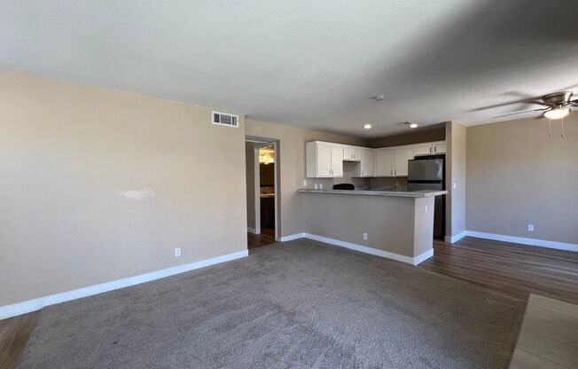 UPGRADED SECOND FLOOR 3BD/2BA CONDO NEAR S NELLIS & E VEGAS VALLEY