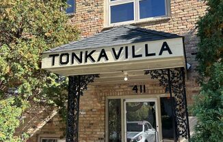Tonka Villa Apartments