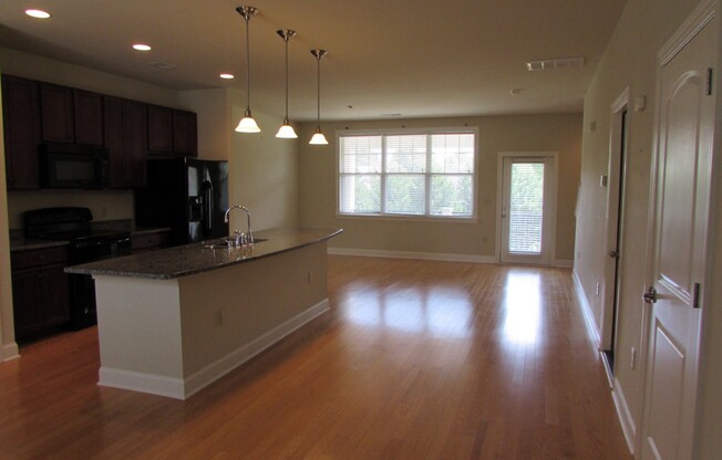 Beautiful 2 Bed/ 2.5 Bath Townhome in Legacy Village, Mooresville
