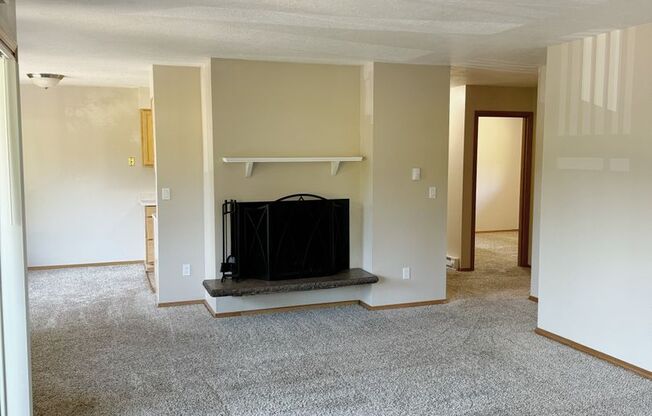 1 bed, 1 bath, 718 sqft, $1,265, Unit 14