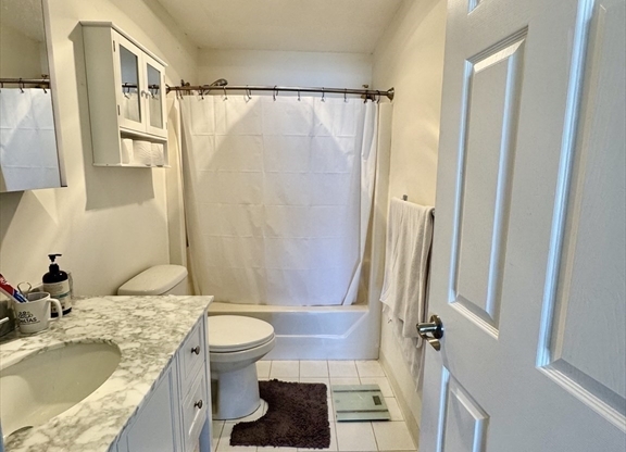 2 beds, 2 baths, 1,206 sqft, $3,000, Unit 402
