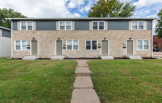 2 beds, 1 bath, 995 sqft, $950, Unit 2108