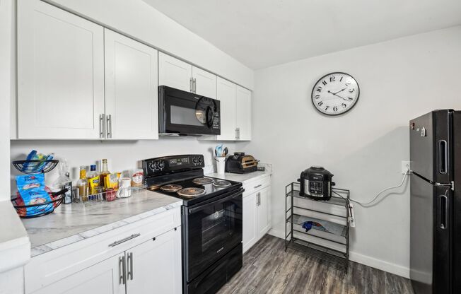 2 beds, 2 baths, 1,125 sqft, $1,650, Unit 7