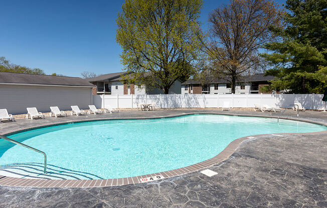 Willow Crossings apartments swimming pool