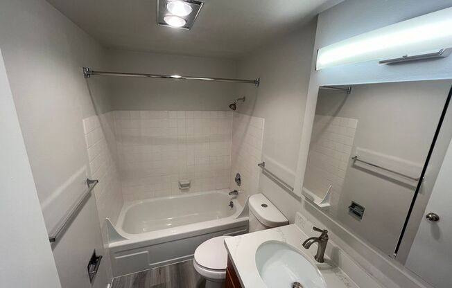 1 bed, 1 bath, 800 sqft, $1,745, Unit 2727 - 102