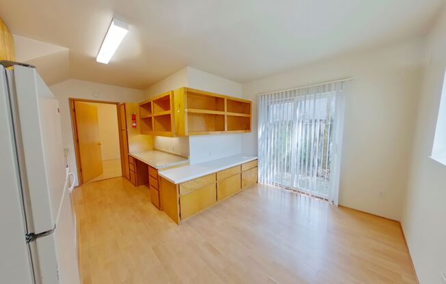 1 bed, 1 bath, $1,200, Unit A