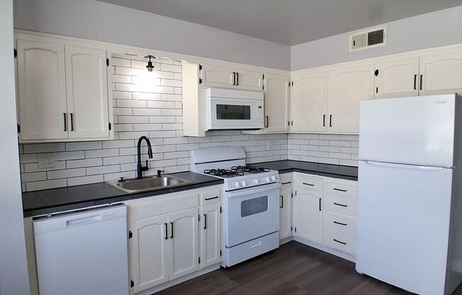 3331 E Sierra Madre Ave