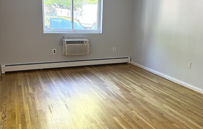 2 beds, 2 baths, 938 sqft, $2,700, Unit 7