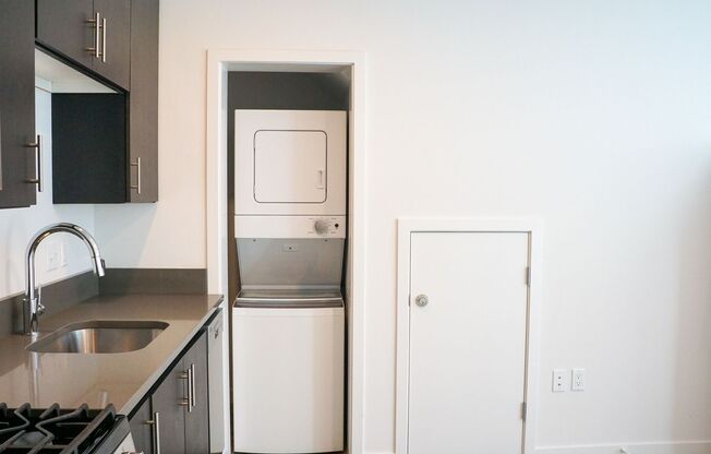 1 bed, 1 bath, $1,395, Unit 45-07