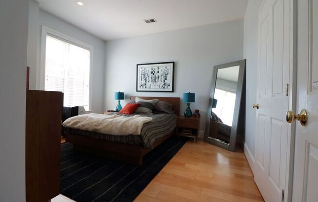 2 beds, 2 baths, 1,043 sqft, $5,495, Unit 703