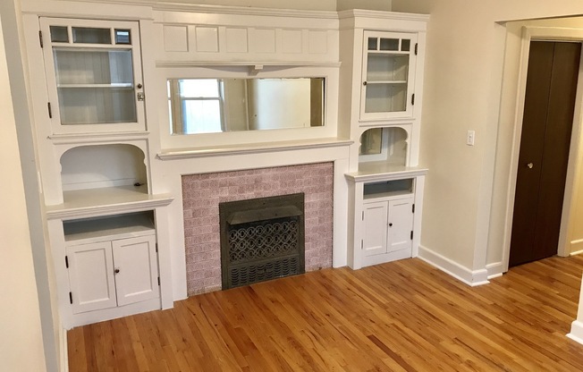 1 bed, 1 bath, 700 sqft, $1,800, Unit 3243 - Unit 1B