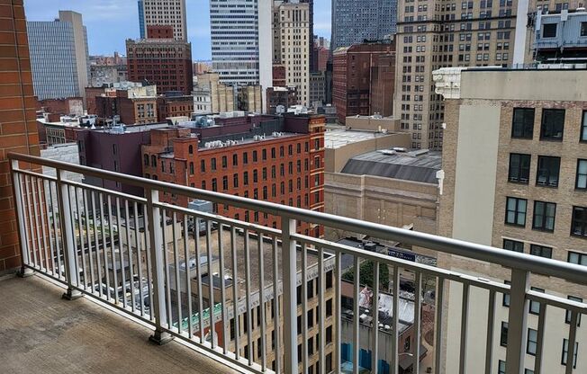 1 bed, 1 bath, 993 sqft, $2,340, Unit 1708