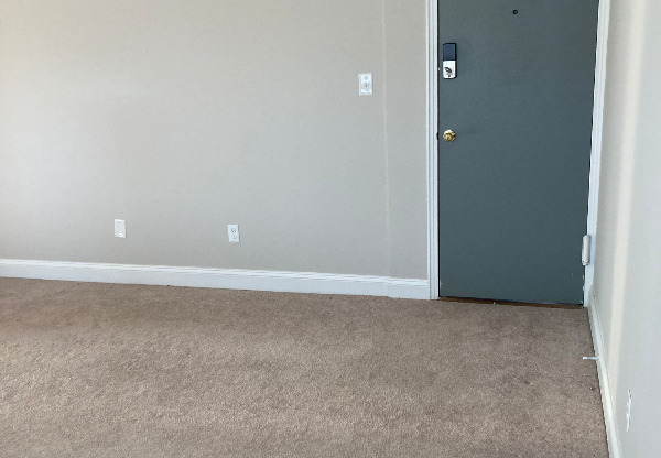 2305 Farrington Ave 303