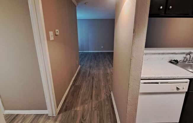 1 bed, 1 bath, 670 sqft, $962, Unit 2924