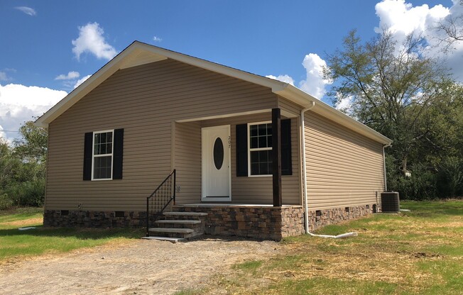 Adorable 3 Bedroom Home in Tullahoma!