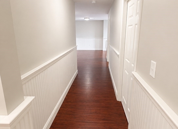 2 beds, 1 bath, 980 sqft, $2,300, Unit 3402