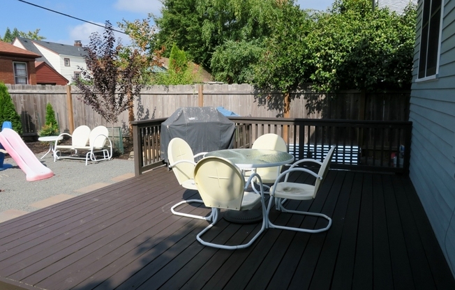 2 beds, 1 bath, $2,175