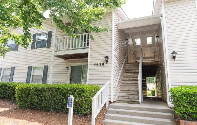 2 Bed, 1 Bath Condo off Wendover Ave Greensboro, NC