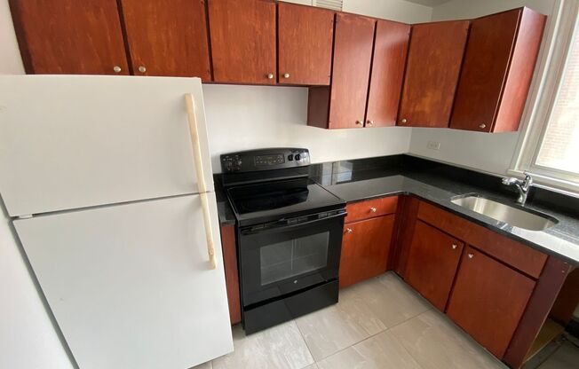 3 beds, 2 baths, 1,200 sqft, $3,450, Unit 1616 - 4A