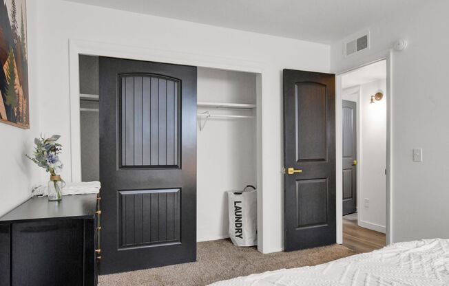 2 beds, 1 bath, 814 sqft, $1,295, Unit 23 E St. Elmo Ave. Unit 112
