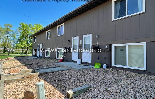 2 beds, 1 bath, $1,499