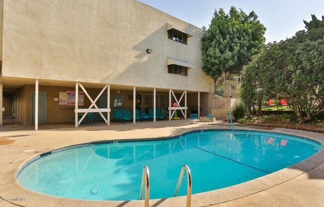 Coming Soon: Stylish 2-Bed Apartment with Underground Parking