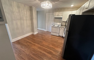 3 beds, 1 bath, $4,500, Unit 15