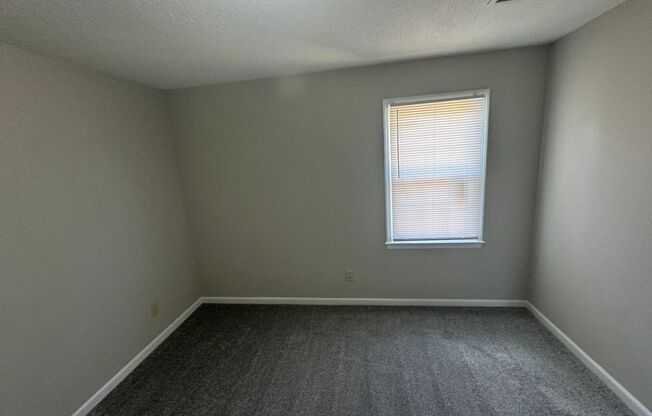 2 beds, 1 bath, $1,000