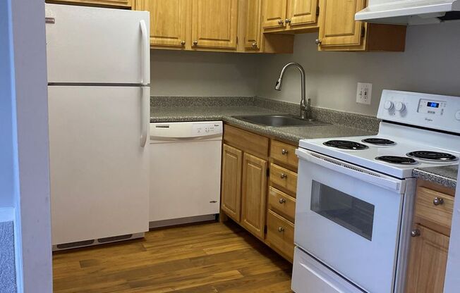 2 beds, 1 bath, 800 sqft, $1,415, Unit 267