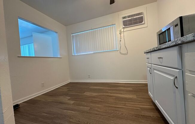 2 beds, 1 bath, 800 sqft, $1,555, Unit 18