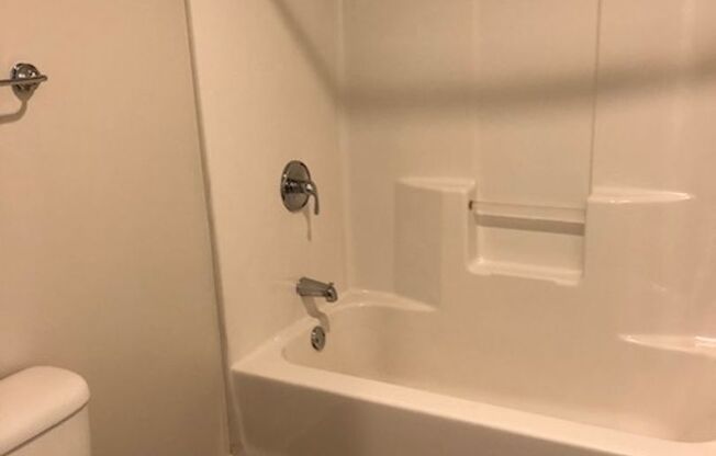 Studio, 1 bath, 442 sqft, $1,045, Unit 623