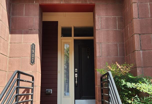 3 BR Plus Den and Garage in Potomac Yard!