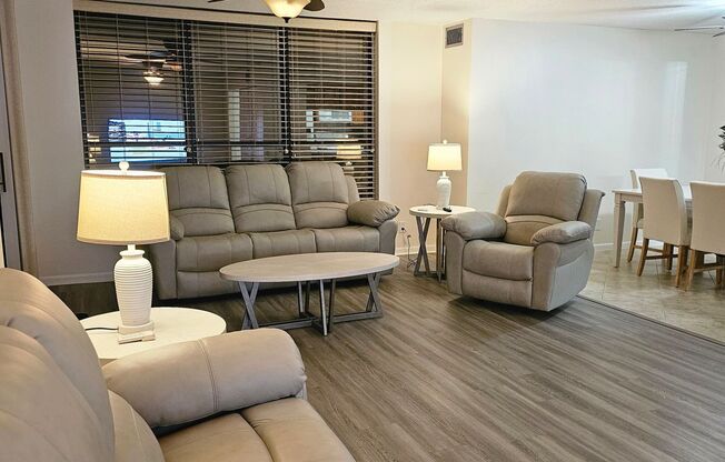Riverfront Community Resort Style 2/2 Condo