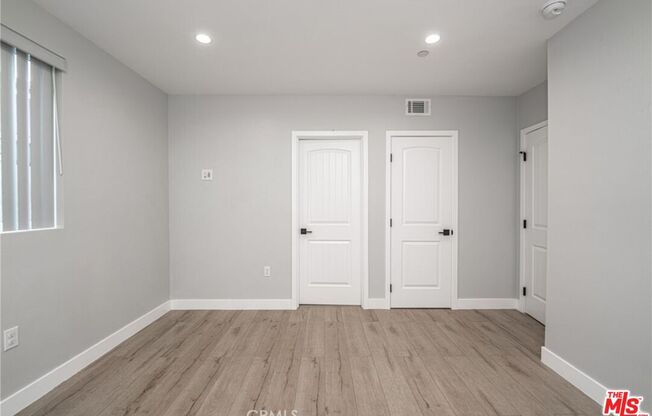 433 W GAGE AVE
