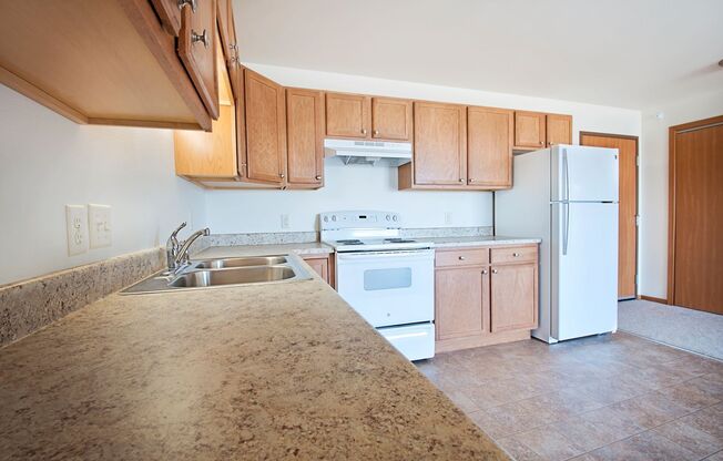 3 beds, 2 baths, 1,094 sqft, $1,195, Unit 304