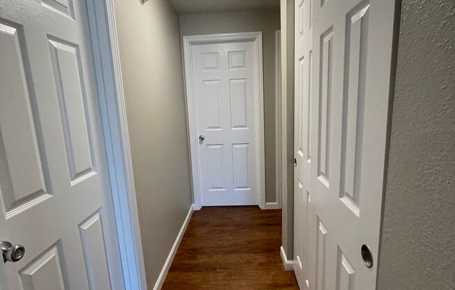 2 beds, 1 bath, 945 sqft, $1,575, Unit 052