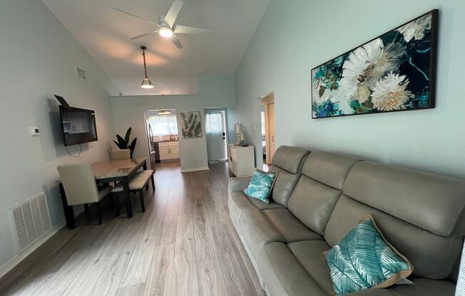 2 beds, 1 bath, $2,295