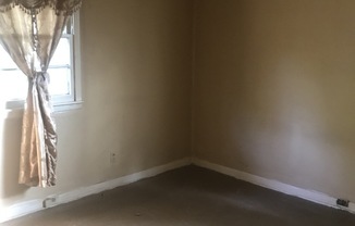 2 beds, 1 bath, $1,000