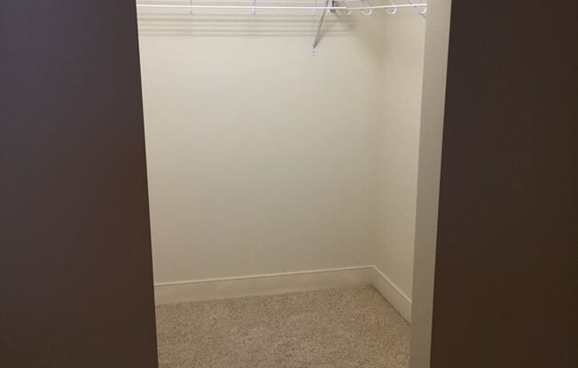 1 bed, 1 bath, 630 sqft, $1,324, Unit 00 - 505317