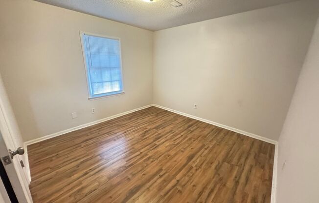 2 beds, 1 bath, 800 sqft, $1,000, Unit 404 Stockton St