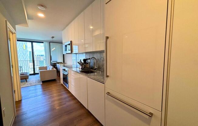 1 bed, 1 bath, 563 sqft, $3,800