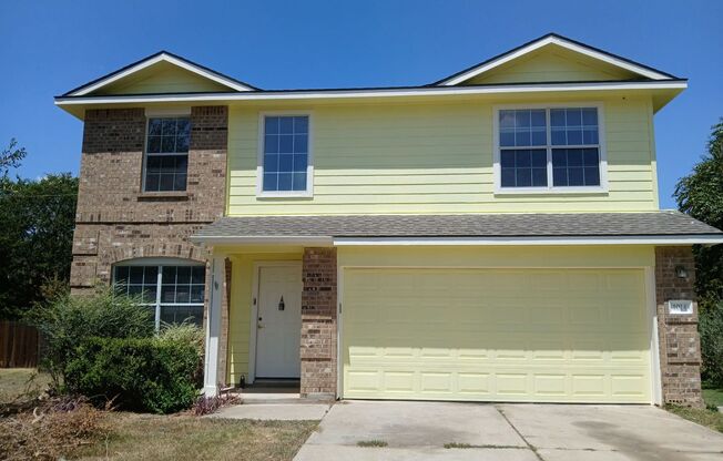 Wonderful 3 Bed 3 Bath Home!