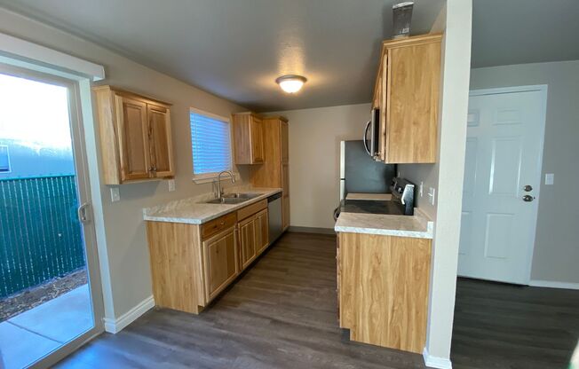 2 beds, 1 bath, 900 sqft, $1,495, Unit #4