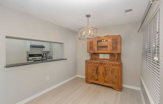 2 beds, 2 baths, $1,590, Unit UNIT F